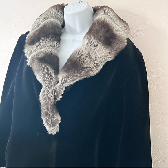 PAMELA MCCOY Faux Fur Coat Size S/XS Shawl Collar Mobwife - Picture 6 of 14